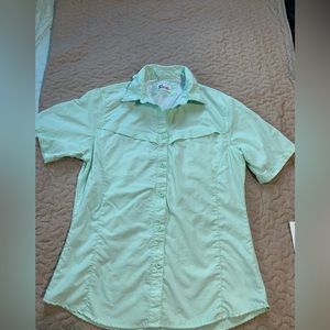 Worldwide sportsman’s women’s camp fish sporting shirt Sz Medium Vented